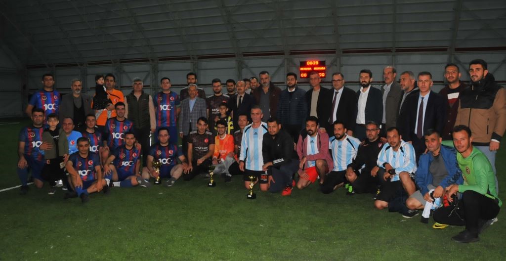 Turnuvanın galibi İlçe Jandarma Futbol Takımı oldu