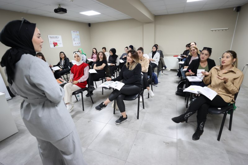 Kadınlar balon pilotluğu için eğitim alıyor