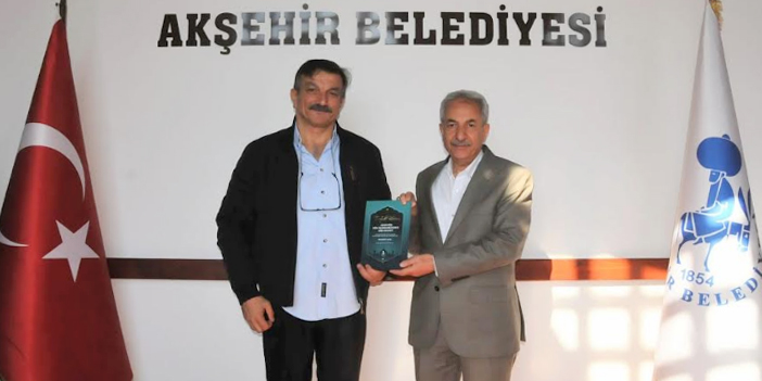 Yazar Mehmet Koç’tan Akşehir’e büyük hizmet