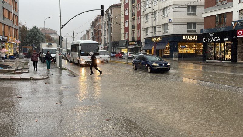 Kışın gelmesiyle sağanak yoğun bir şekilde etkili olmaya başladı