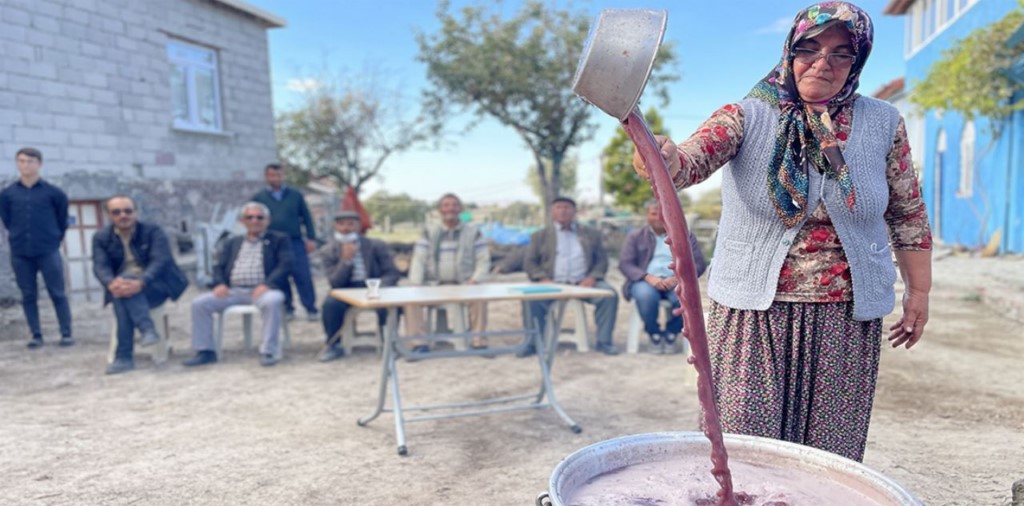 Kadın muhtarı öncülüğünde ev hanımlarının ürettikleri şaşırtıyor