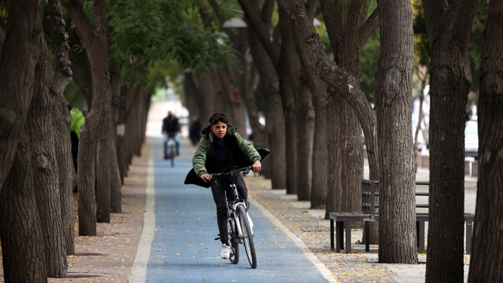 Bisiklet şehrinde 7'den 70'e herkes pedal çeviriyor