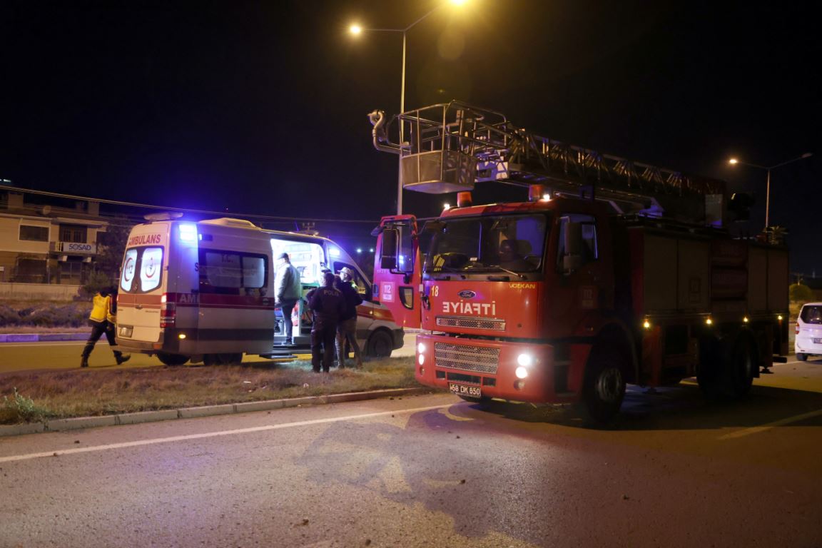 Eşini darp edip trafiğe çıktı. Kaza sonucu yaralanarak hastaneye kaldırıldı