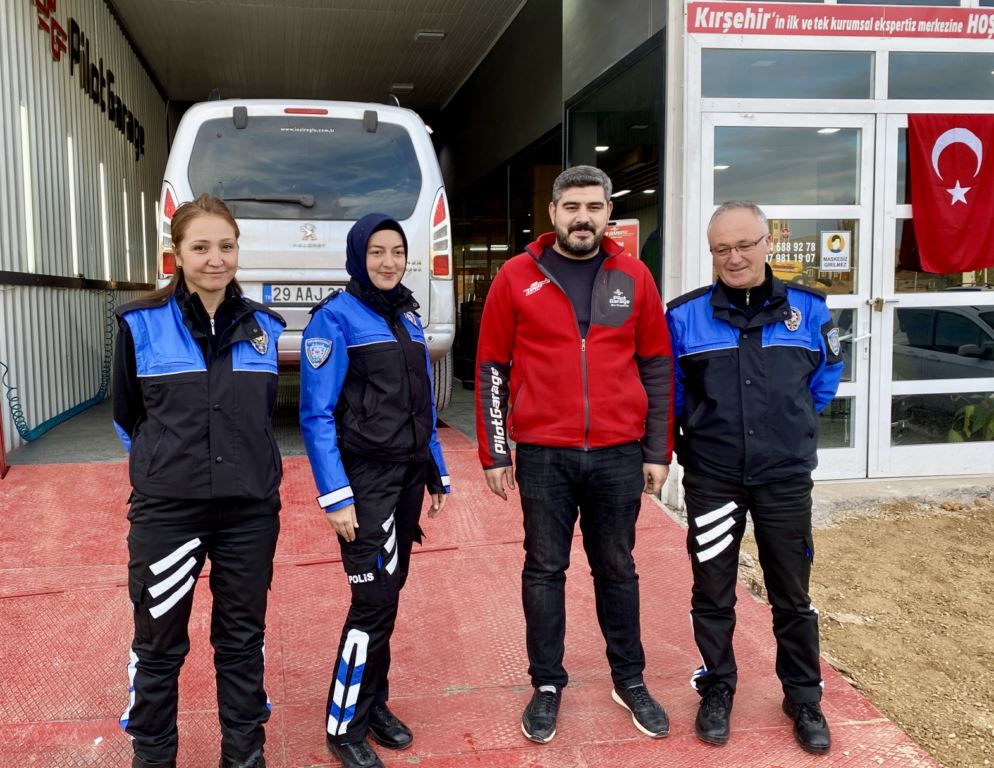 Dikkatli esnaf, vatandaşı dolandırılmaktan son anda kurtardı