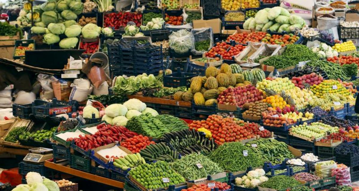 Konya’daki "Kadınlar Pazarı" mevsim renklerine büründü