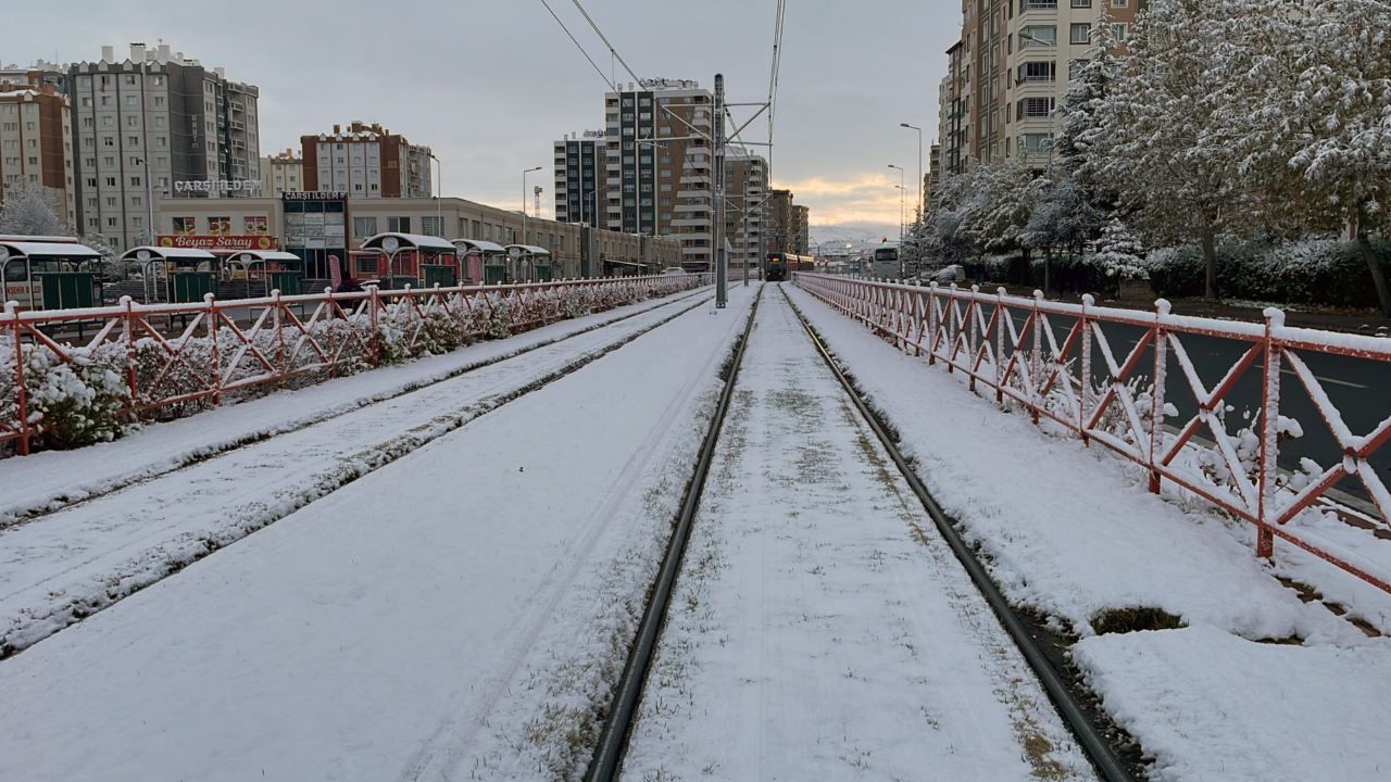 Kayseri ve Yozgat beyaza büründü