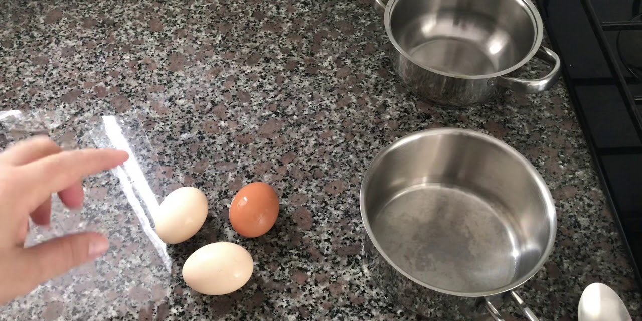 Yumurta kaynatma suyuna koyun kabuğunu tek hamlede soymanızı sağlıyor