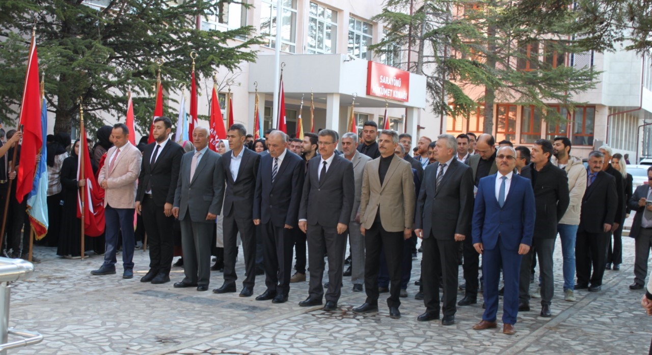 Sarayönü’nde Öğretmenler Günü kutlandı