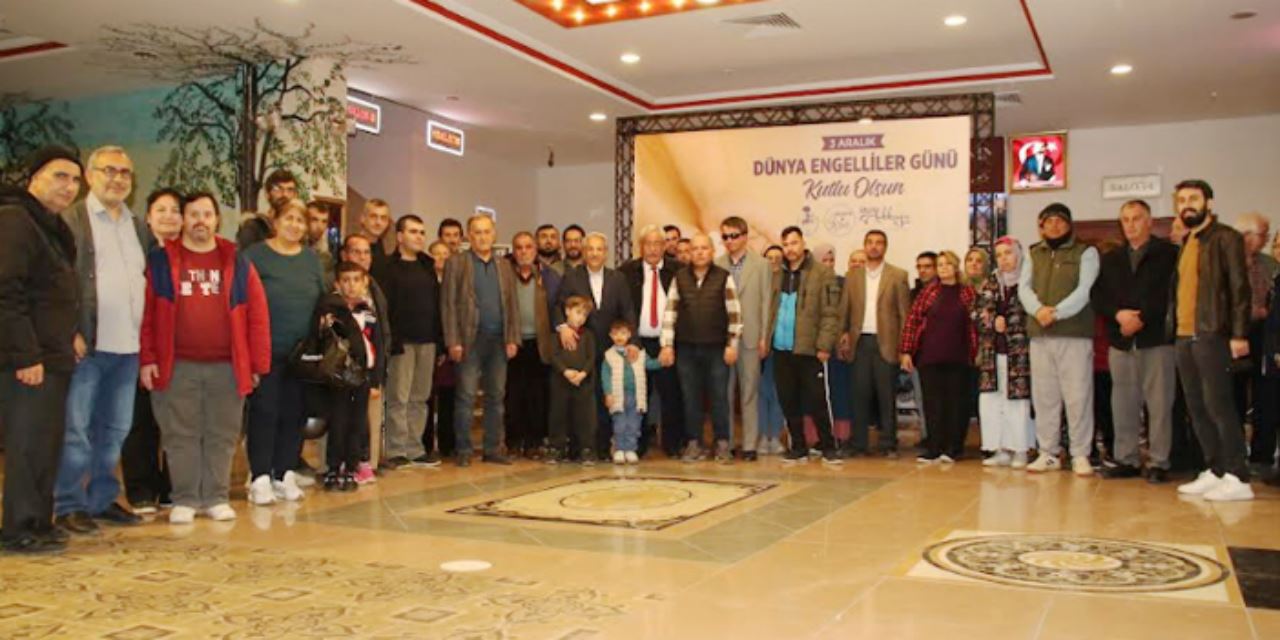 Akşehir Belediyesi’nden engellilere özel sinema etkinliği