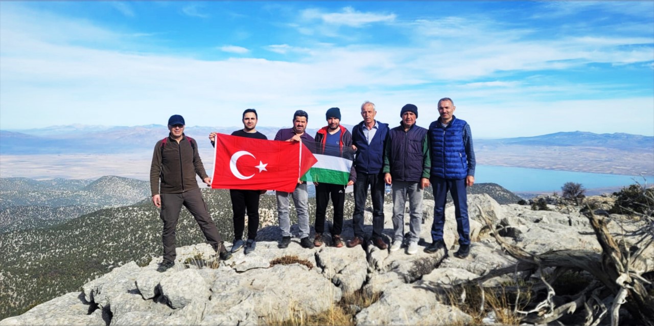 Seydişehirli ve Beyşehirli dağcılar Tınaztepe dağlarına tırmandı
