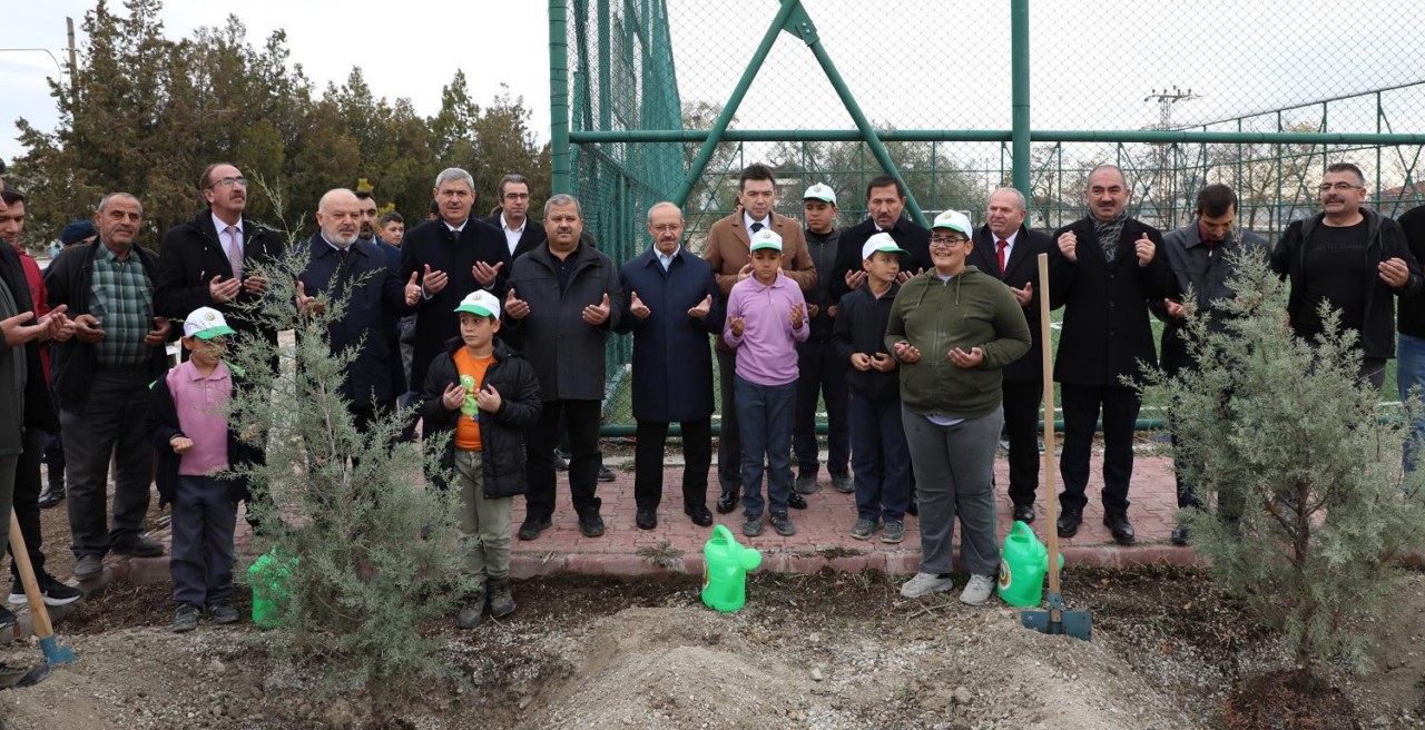 Karatay yeşillenmeye devam ediyor