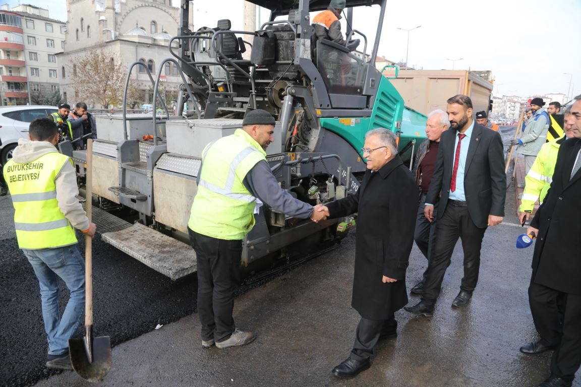 Muhtarların talebi üzerine  bulvar yenileme çalışmaları başladı