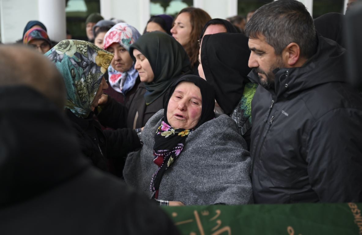 Boşandığı eşi tarafından öldürülen kadın son yolculuğuna uğurlandı