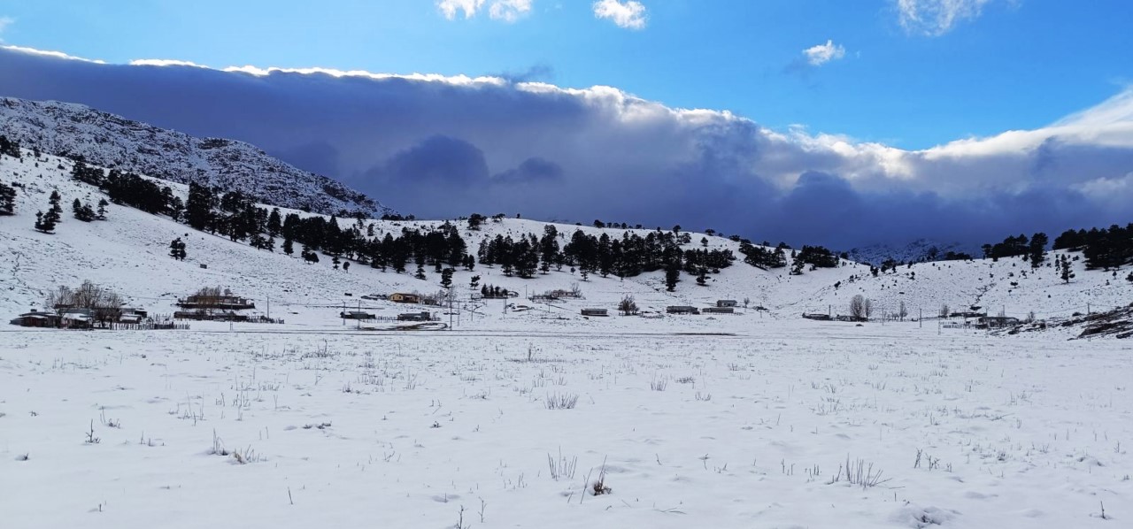 Fotoğraf tutkunları beyaza bürünen Toroslar’a koştu