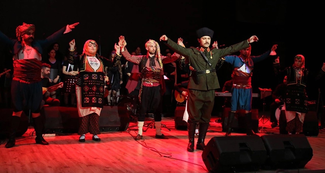 Kahramanlık türküleri konseri nefesleri kesti