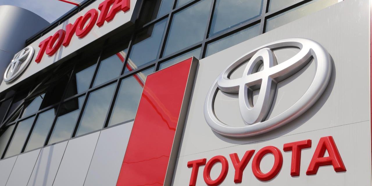 Toyota satışları durduruyor! Araç almak isteyenler neye uğradığını şaşırdı