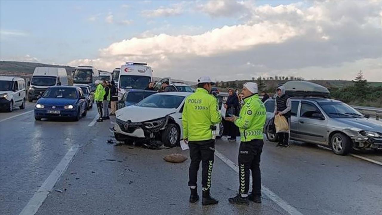 Kamyonla aracın çarpışması sonucu 1 kişi hayatını kaybetti