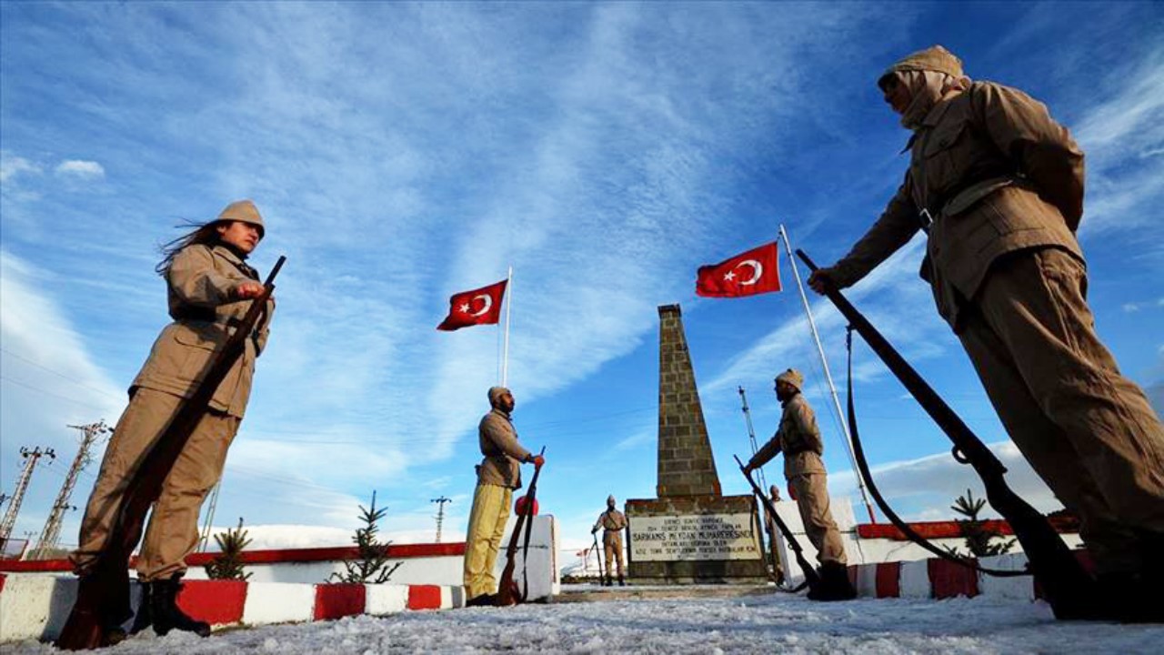 Sarıkamış Şehitleri unutulmadı! Eksi 10 derecede saygı nöbeti