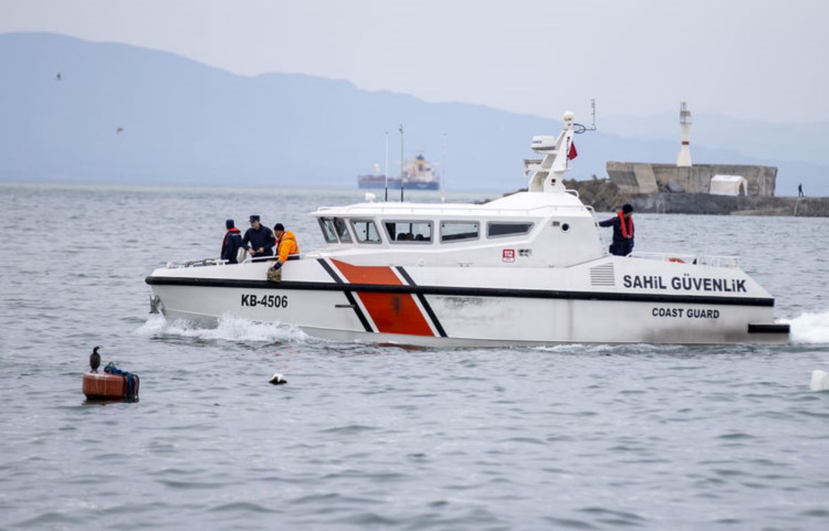 Batan geminin kayıp 7 personelini arama çalışmaları devam ediyor