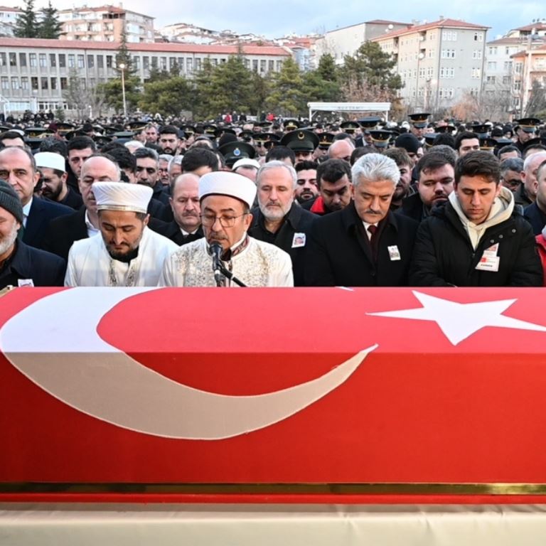 Şehit Piyade Sözleşmeli Er Semih Yılmaz, memleketinde son yolculuğuna uğurlandı