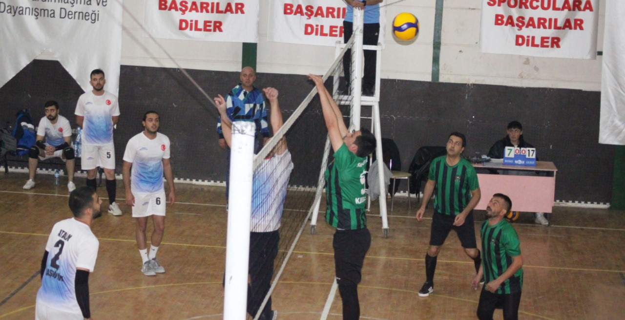 Voleybolda grup karşılaşmaları tamamlanıyor