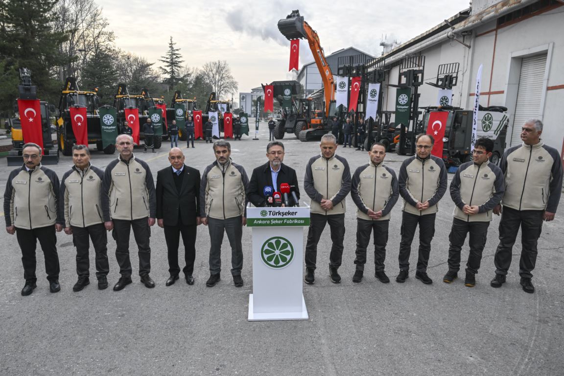 Bakan Yumaklı, incelemeler için Şeker Fabrikası'ndaydı