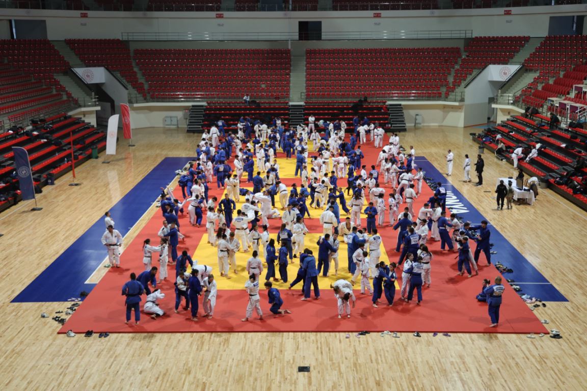 "Mevlana Uluslararası Judo Çalışma Kampı" Konya'da başladı