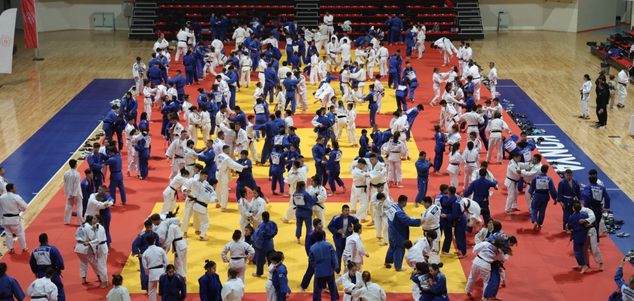 Konya judo kampına 10 ülkeden 350 sporcu katıldı