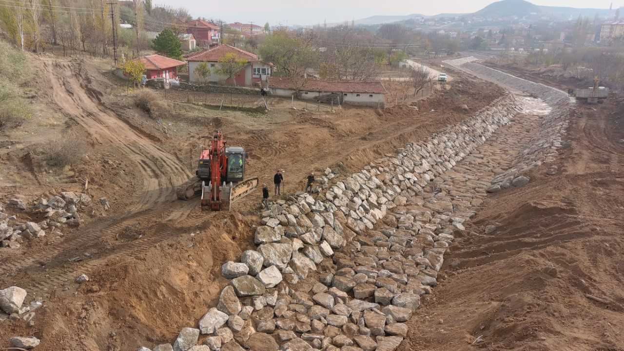 Bayburtun Deresi'nde ıslah çalışmalarında sona yaklaşıldı