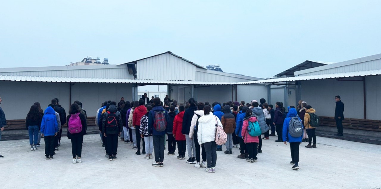 Konyalı liselilerden deprem bölgesine destek