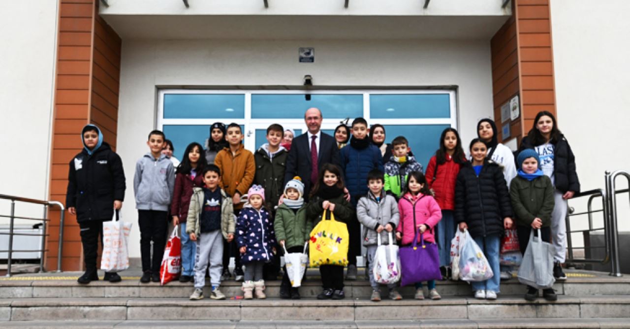 Selçuklu Belediyesinden çocuklara şivlilik ikramı