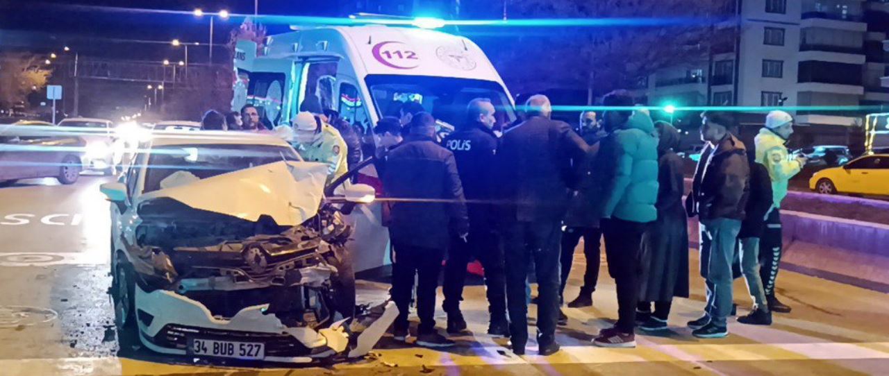 Zincirleme trafik kaza sonucu 4 kişi yaralandı