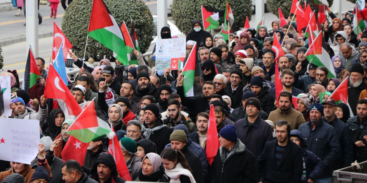 İHH öncülüğünde terör saldırısı ve İsrail protesto edildi