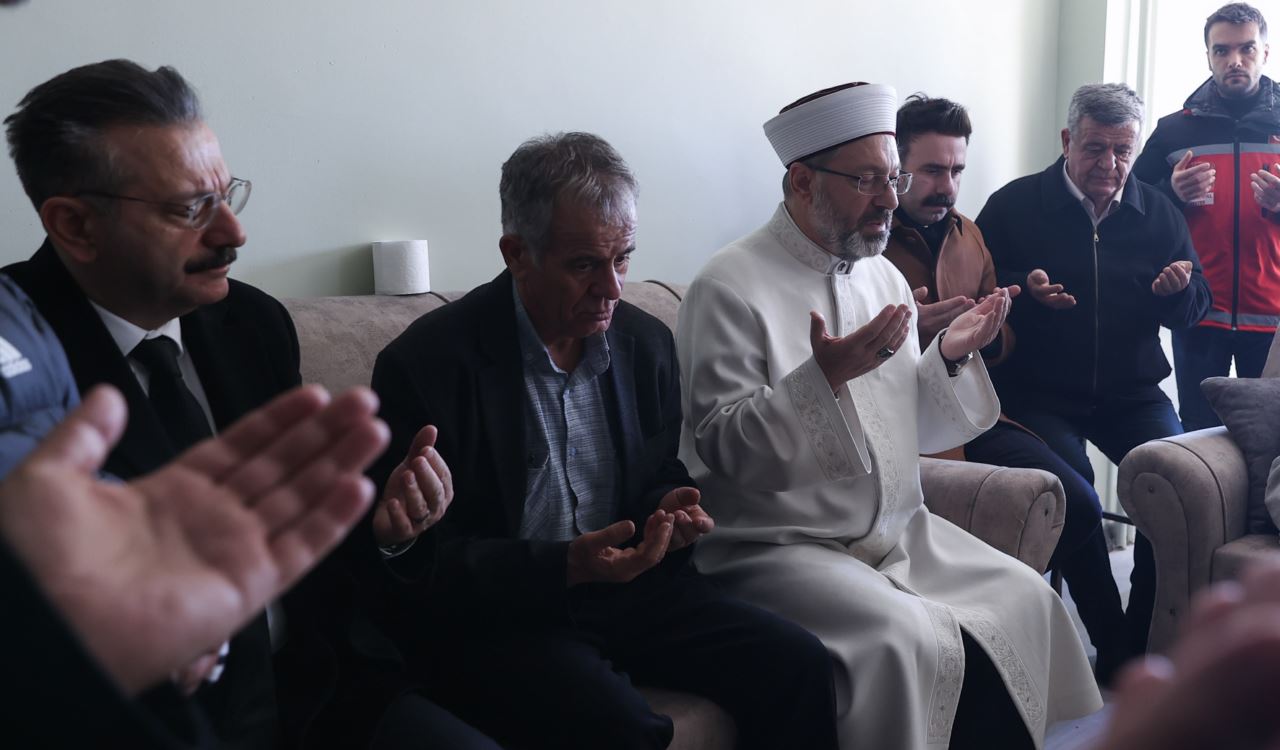 Diyanet İşleri Başkanından şehit ailesine taziye ziyareti