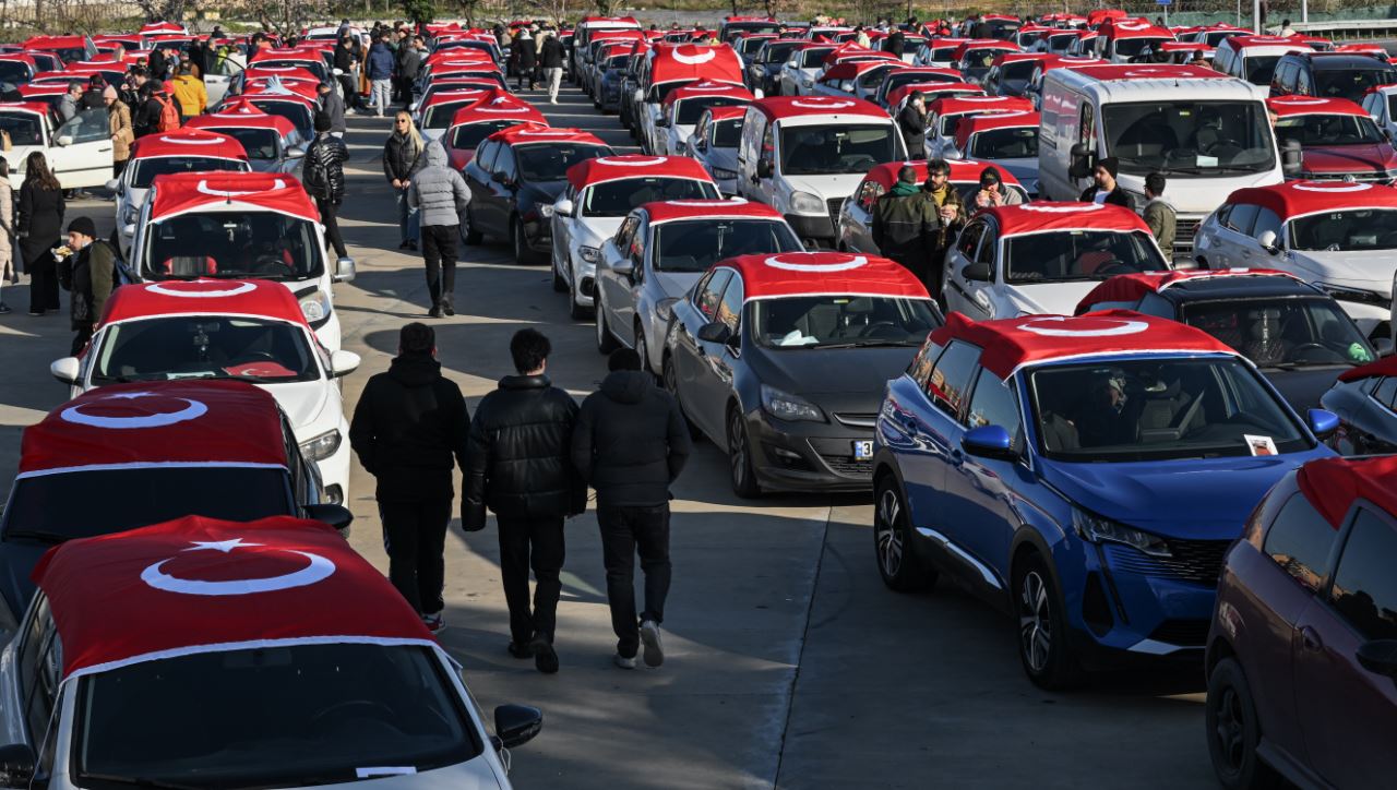 Martı çalışanları teröre lanet yürüyüşü düzenledi