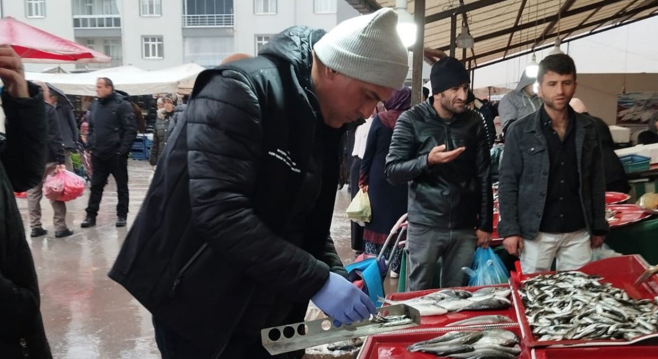 Vatandaşlara balık alırken boy limitine dikkat edilmesi çağrısında bulunuldu