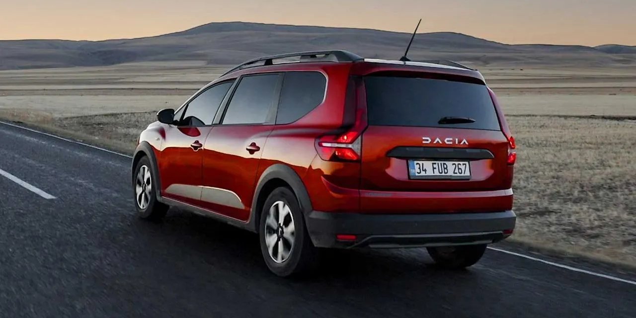 Dacia Ocak ayına özel görülmemiş bir indirim yaptı! Hem 7 kişilik hem SUV