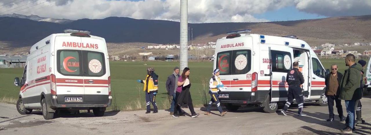 İki aracın çarpışmasıyla meydana gelen kazada 3 kişi yaralandı