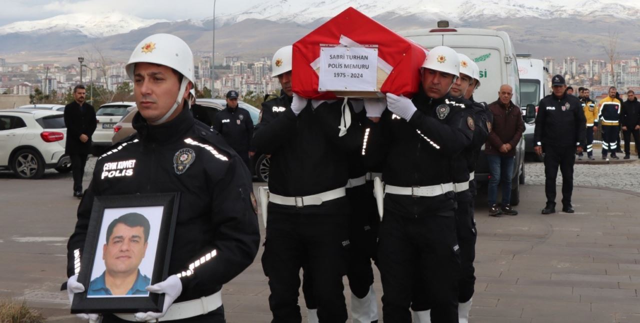 Trafik kazasında yaşamını yitiren polis memuru için tören yapıldı