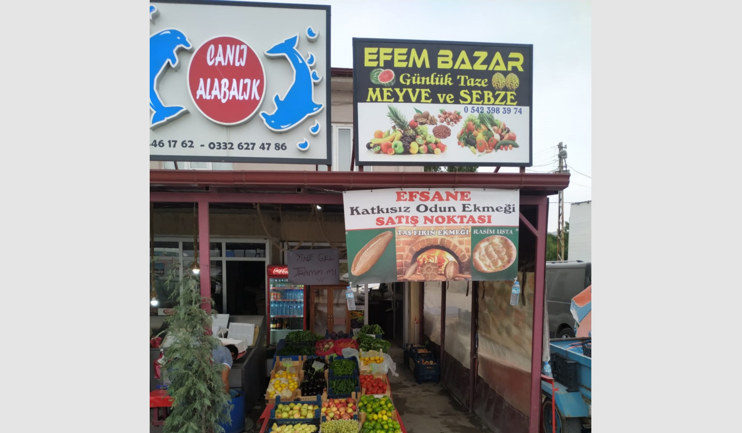 Efem Bazar müşterilerini bekliyor