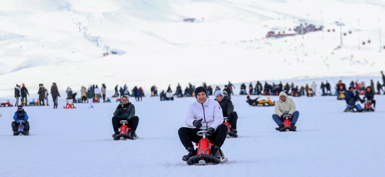 Kış turizm merkezlerinde tatil yoğunluğu başladı