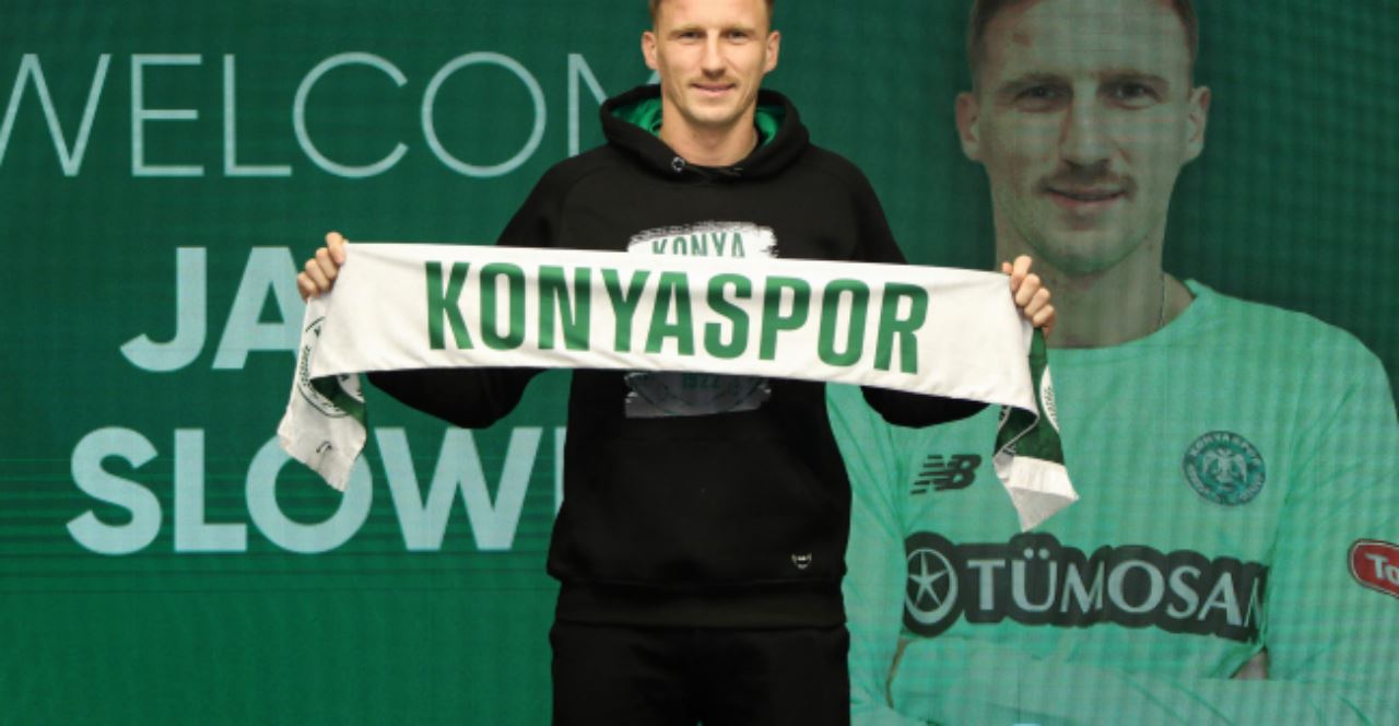 Konyaspor, kaleci Jakub Slowik'i transfer etti