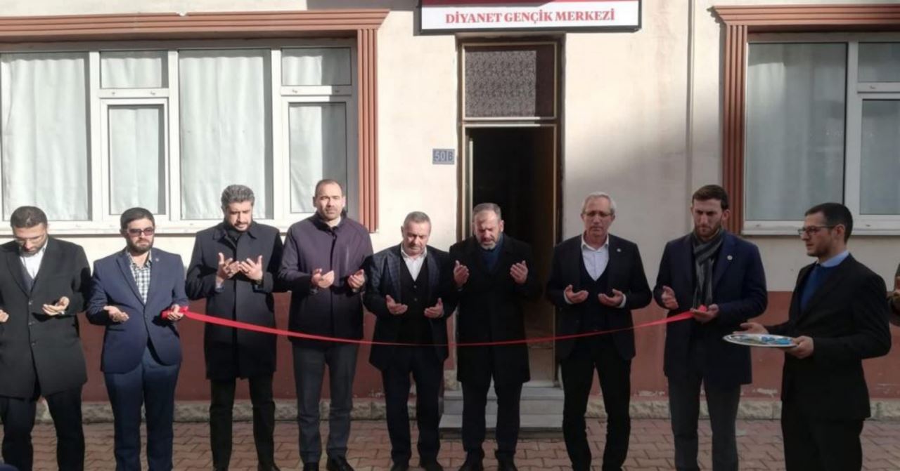 Sarayönü’nde Diyanet Gençlik Merkezi açıldı