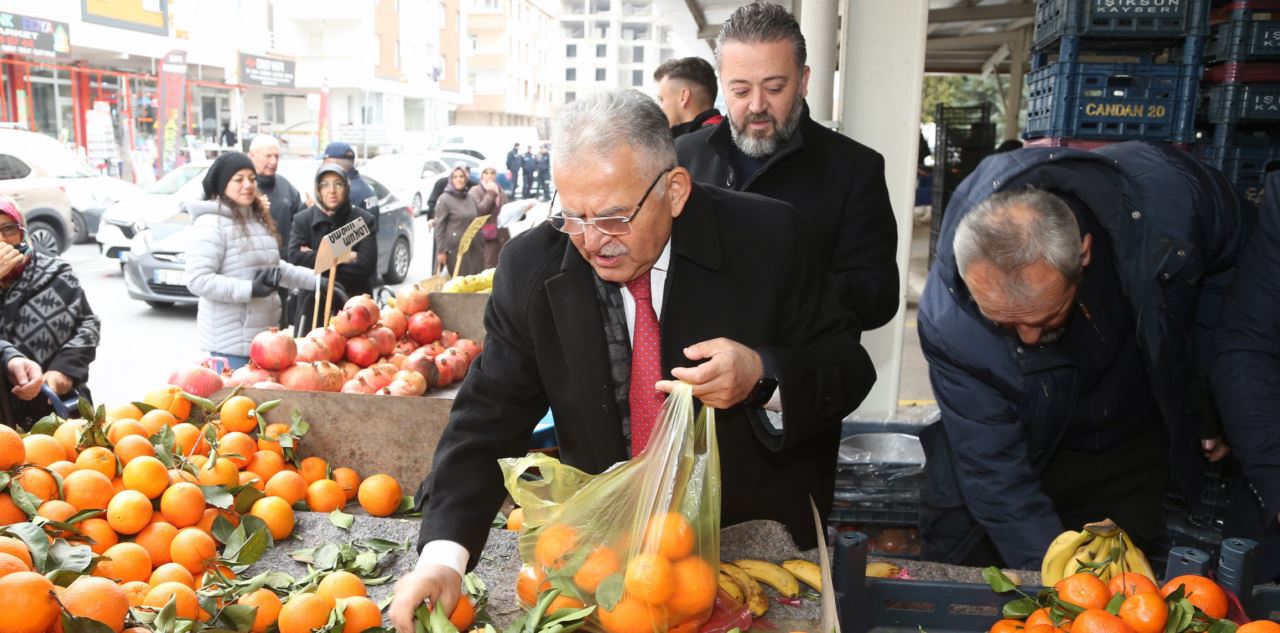 Başkan Büyükkılıç'dan pazarcı esnafına ziyaret