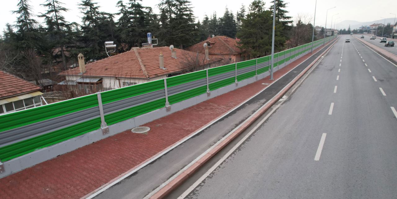 Konya’nın işlek caddesi artık çevre evleri rahatsız etmeyecek