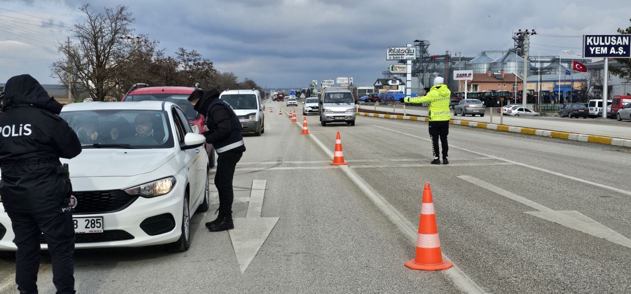 Asayiş ve trafik denetimleri hız kesmeden devam ediyor