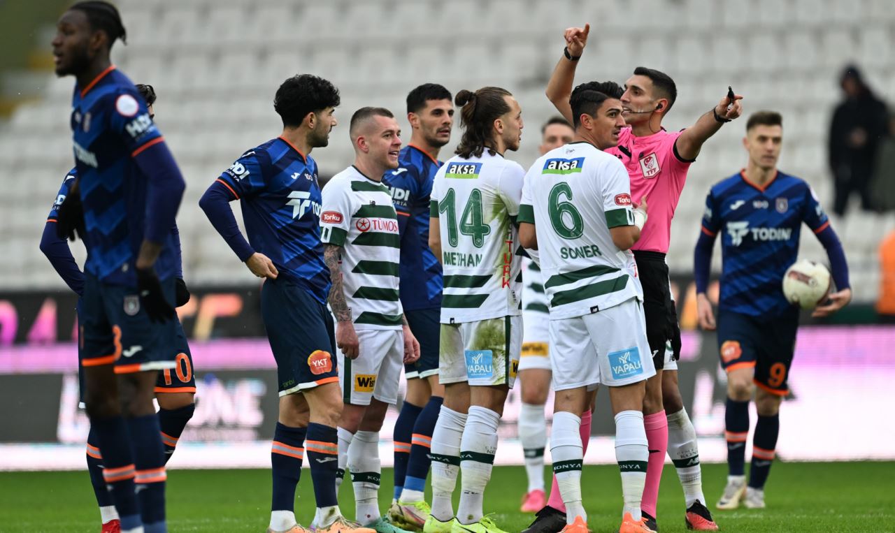 Konyaspor, Başakşehirle karşılaştığı maçtan mağlup ayrıldı