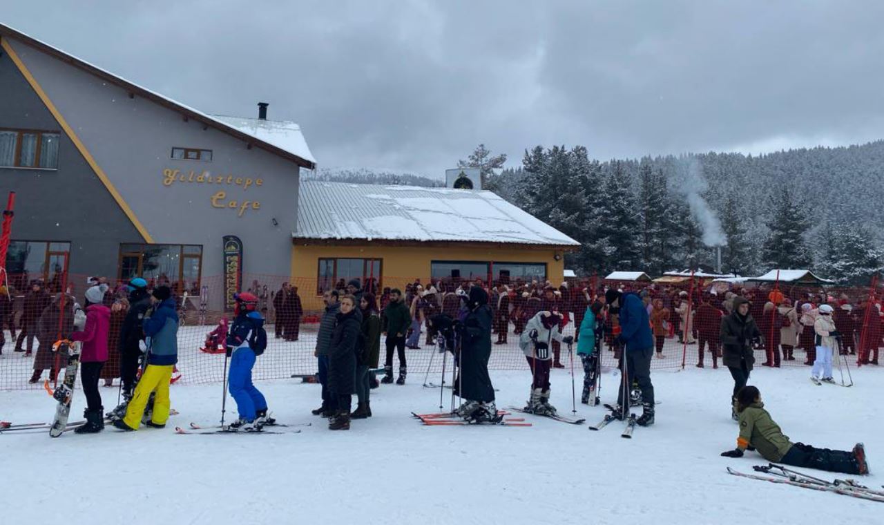 Kayak Merkezlerindeki tatil yoğunluğu devam ediyor