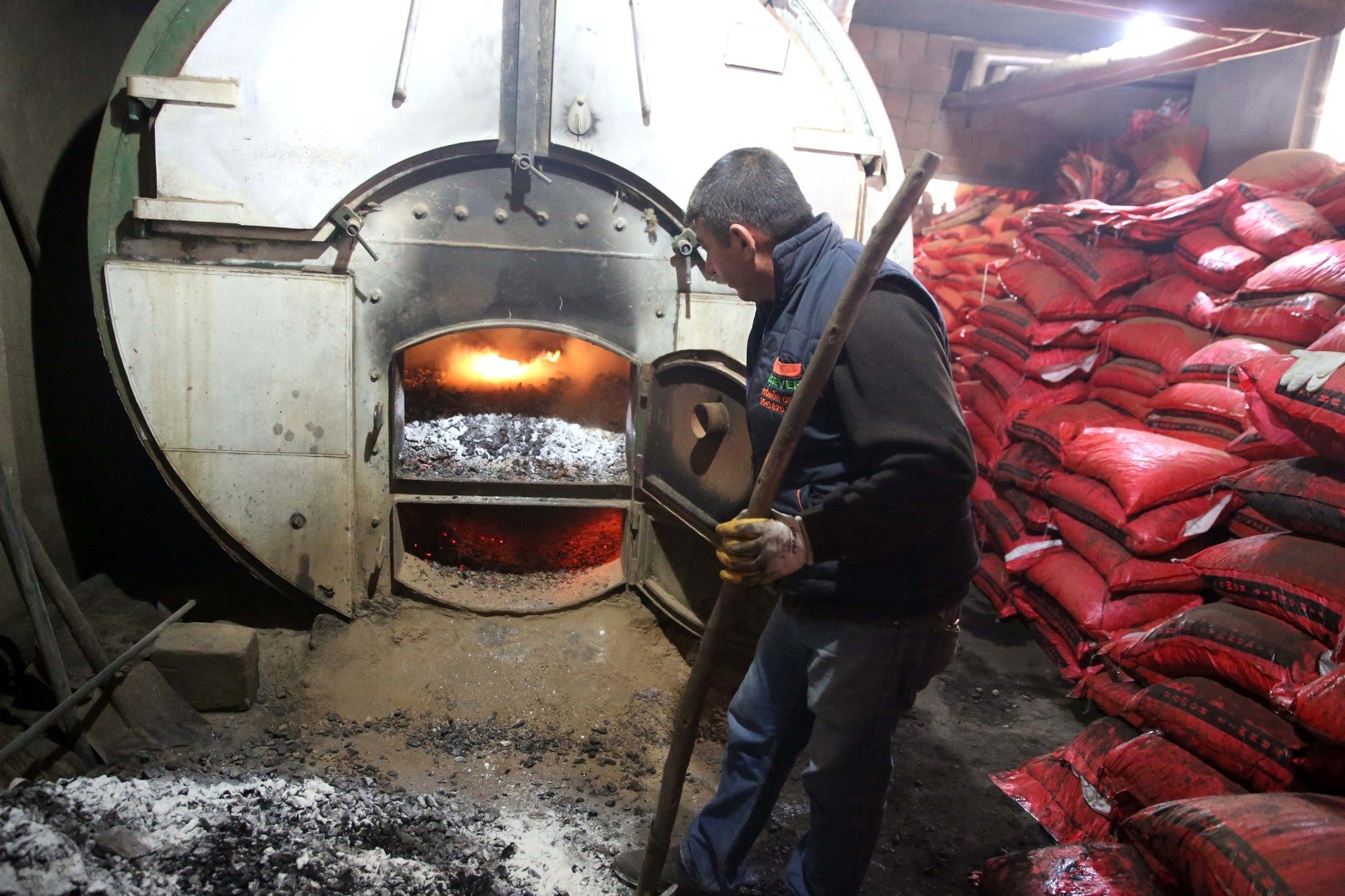 Kömür ve doğalgaz vatandaşı yakıyor