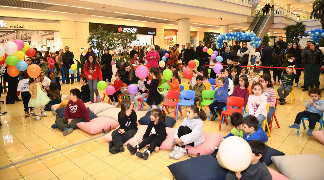 Büyükşehirin tatil için düzenlediği şenlik dolu dolu geçti